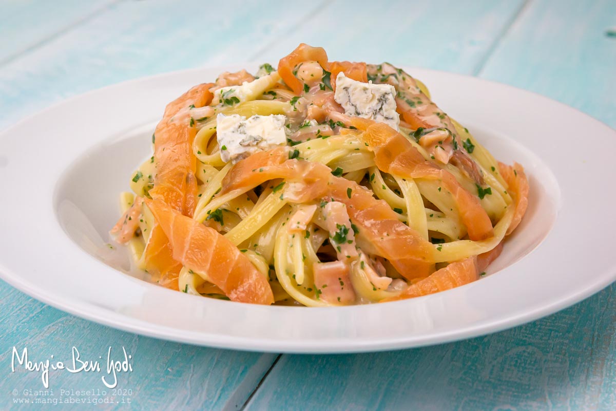 Pasta al salmone e gorgonzola