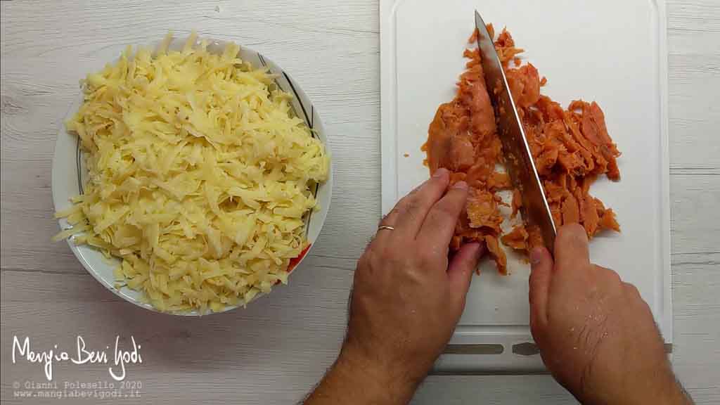 Tagliare salmone affumicato