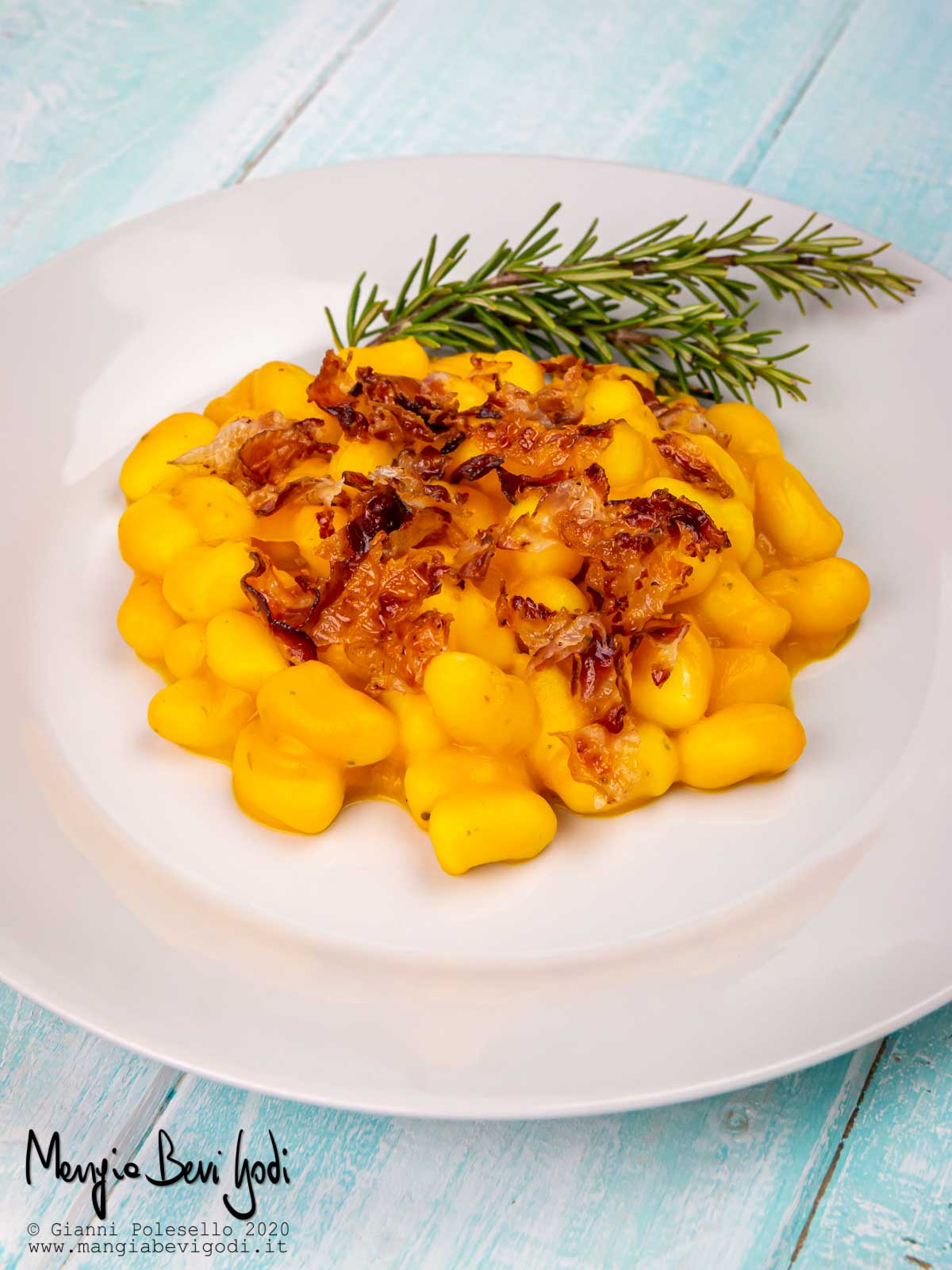 Gnocchi alla zucca e pancetta croccante