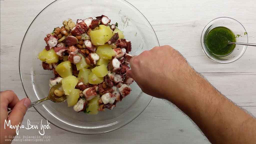 Preparazione insalata di polpo