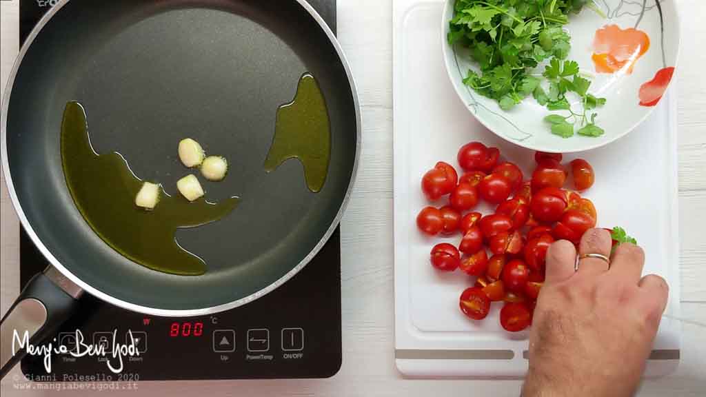 Preparazione orata all'acqua pazza