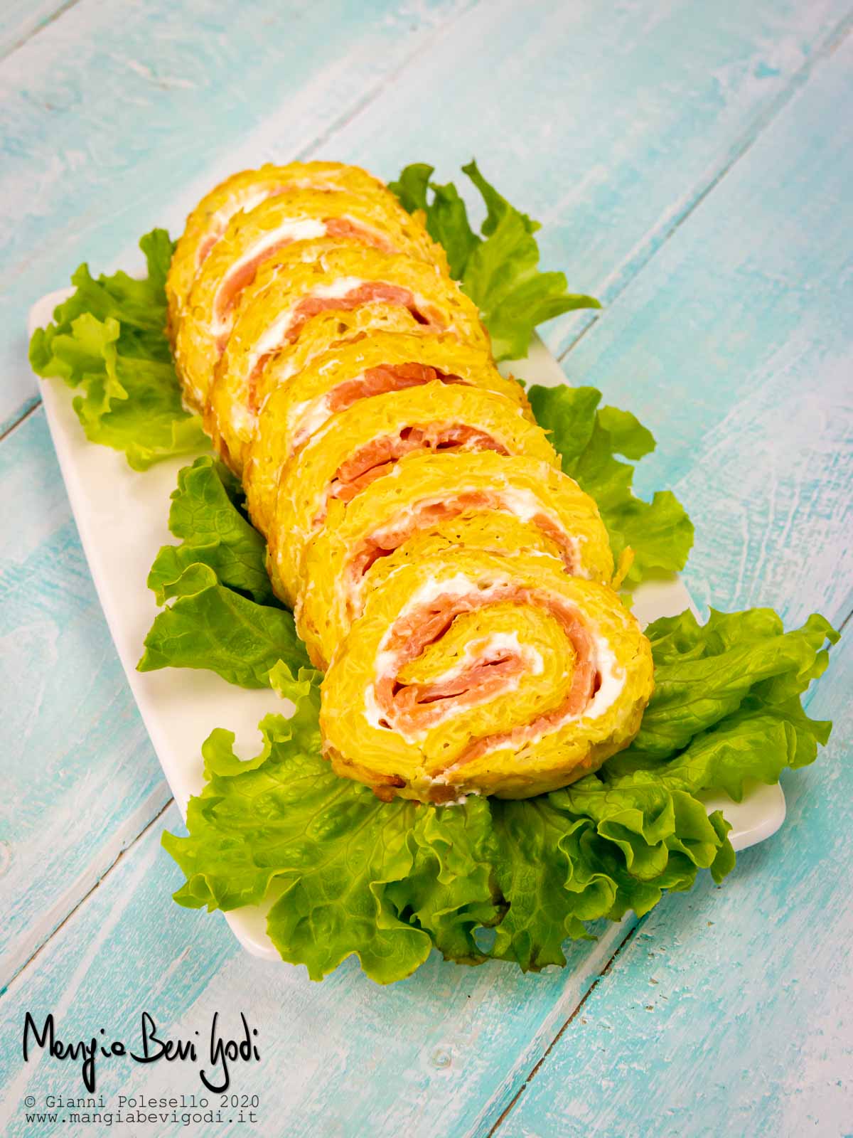 Rotolo di patate al salmone e formaggio