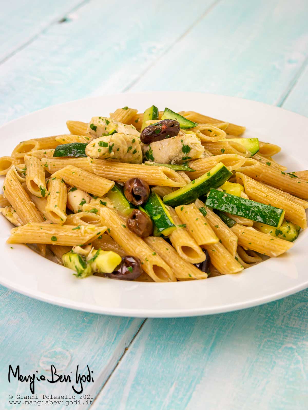 Pasta con sgombro e zucchine