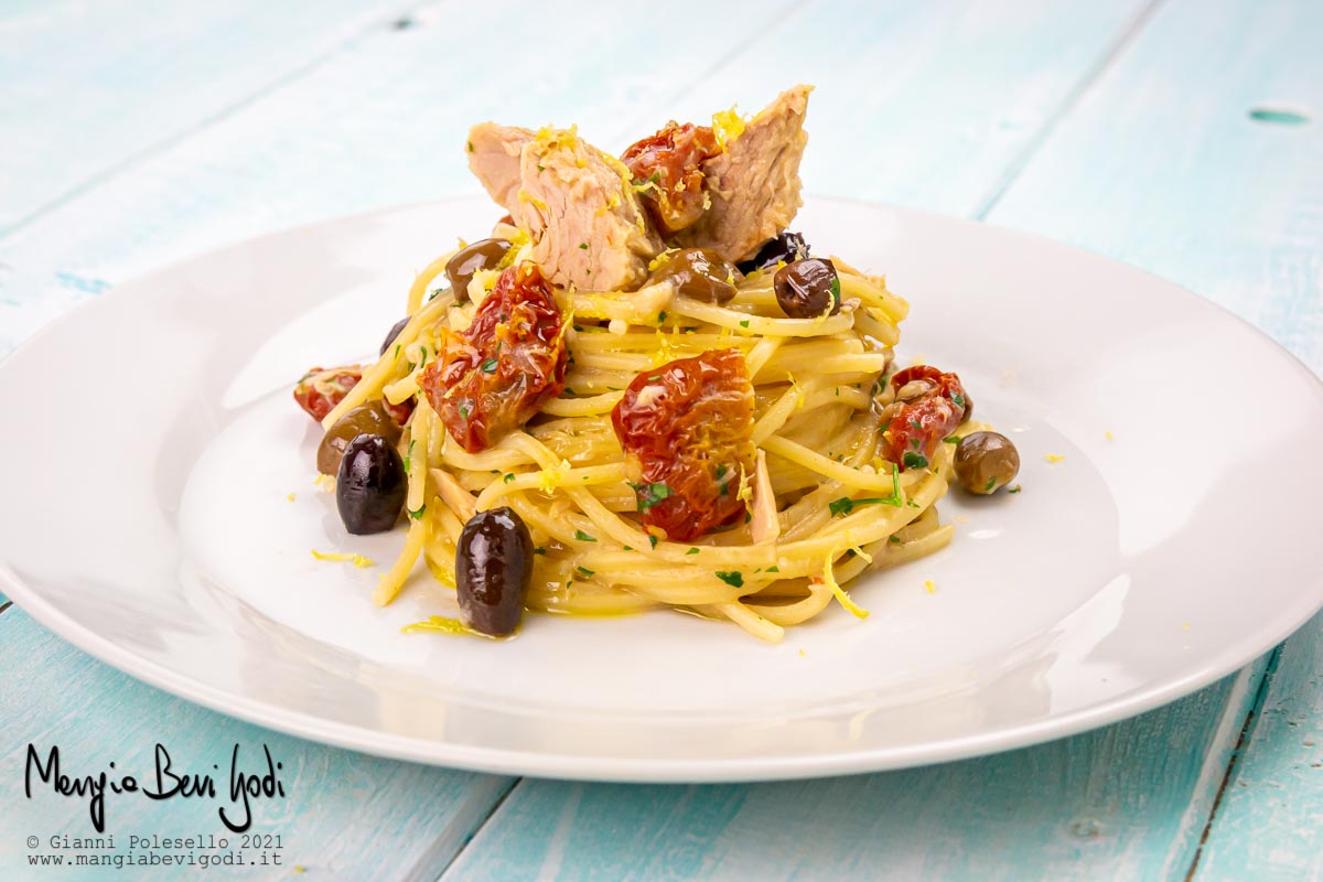 Pasta al tonno e pomodori secchi