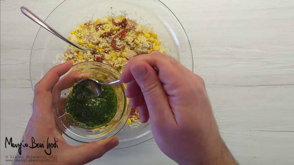 Emulsione con olio, aglio e prezzemolo