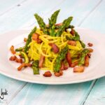 Pasta con asparagi e guanciale croccante