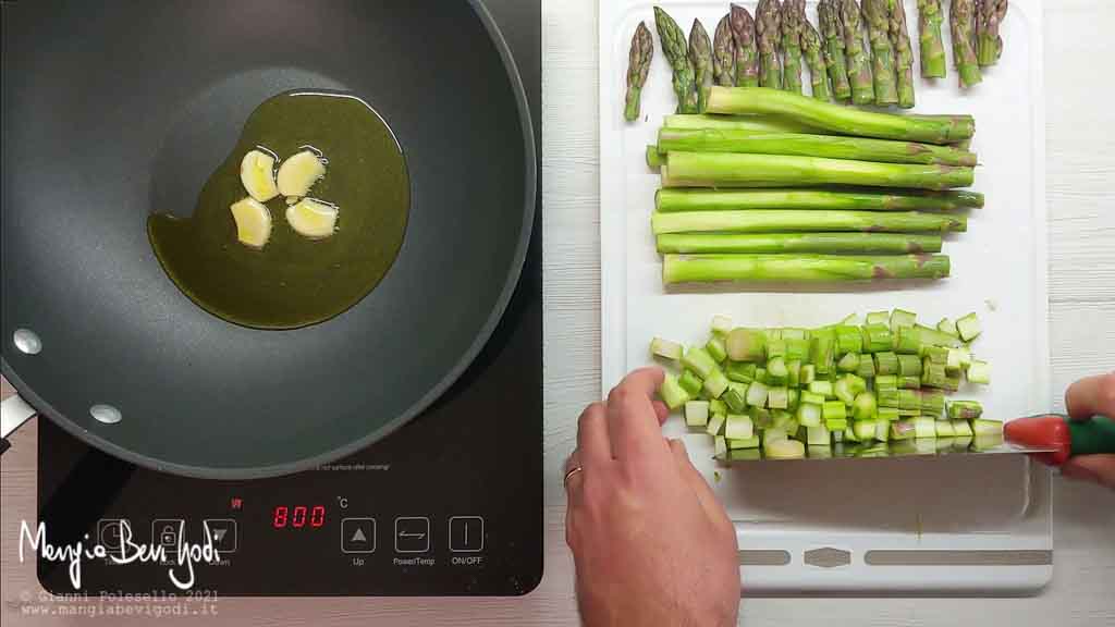 Tagliare gli asparagi