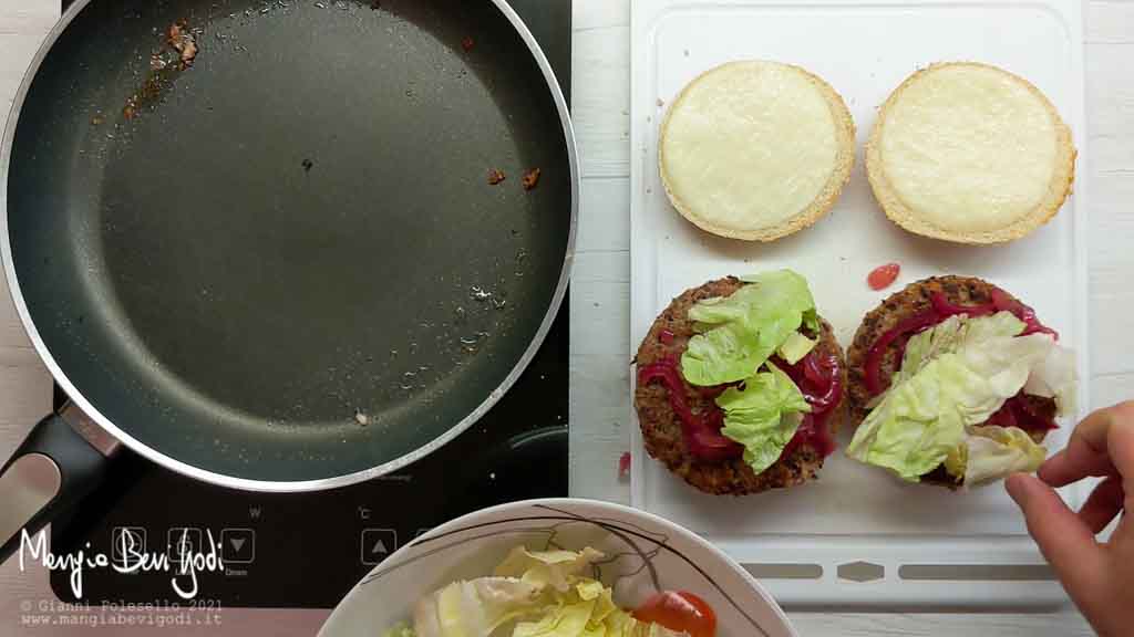 Cheeseburger con burger vegetariani