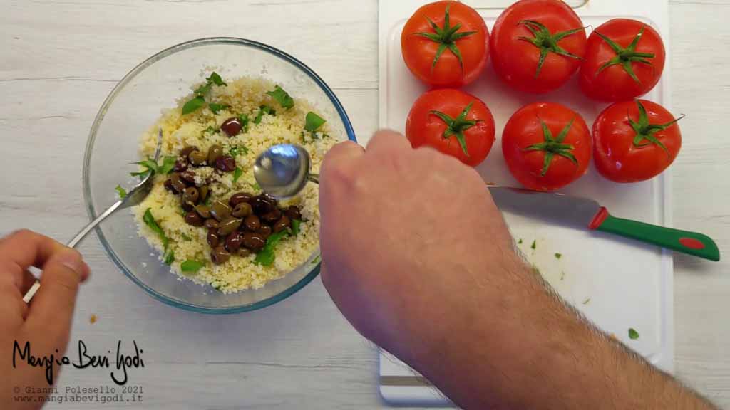 preparazione ripieno per pomodori ripieni