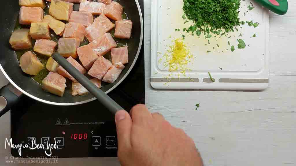 rosolare il salmone in padella