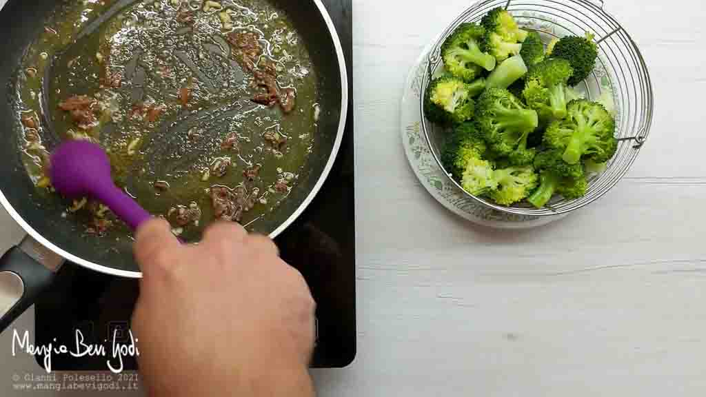 Condimento per broccoli in padella
