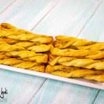 grissini di pasta sfoglia al pesto