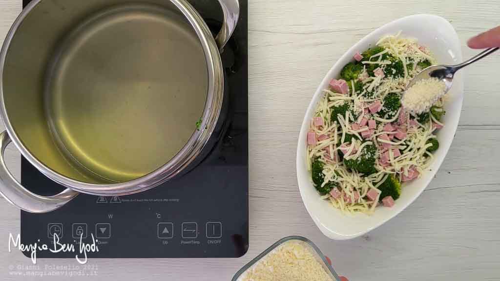 cottura broccoli con prosciutto e mozzarella in forno