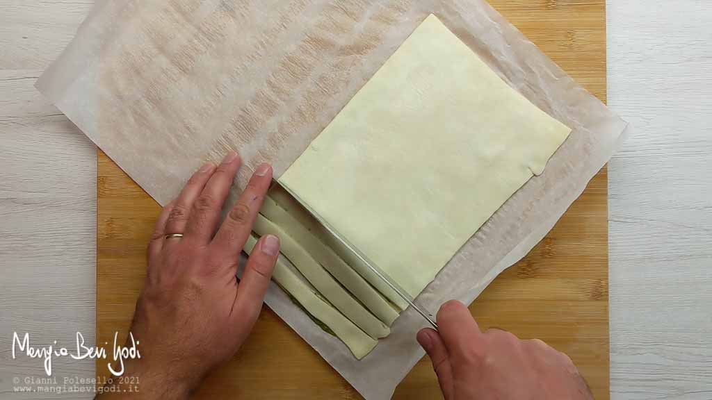 tagliare la pasta sfoglia