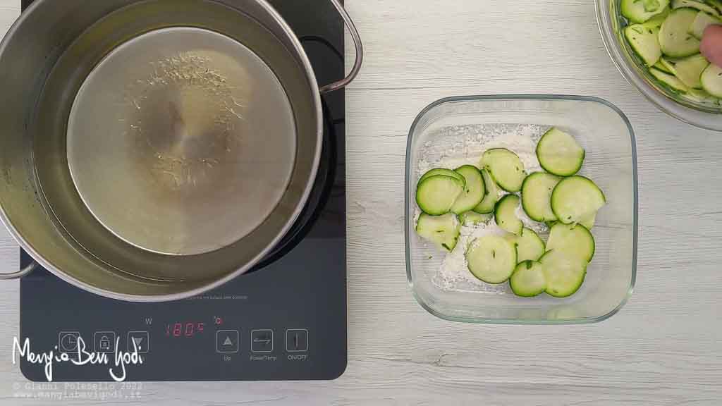 infarinare le zucchine