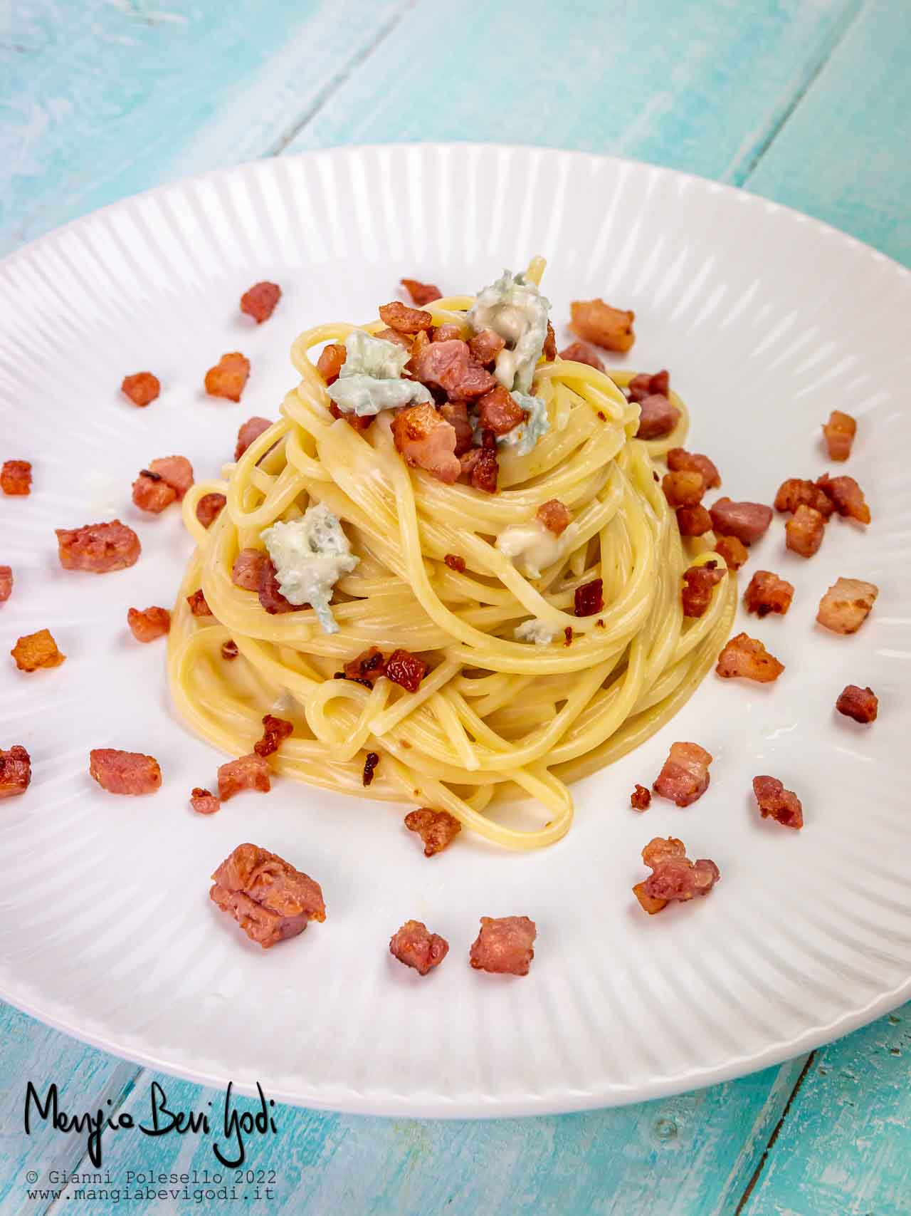 Pasta con gorgonzola e pancetta