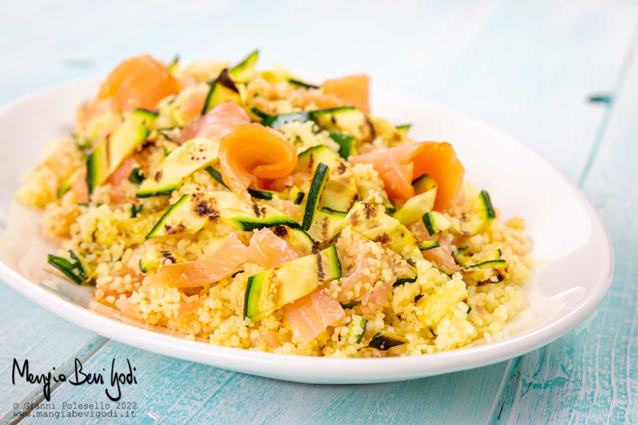 cous cous salmone zucchine