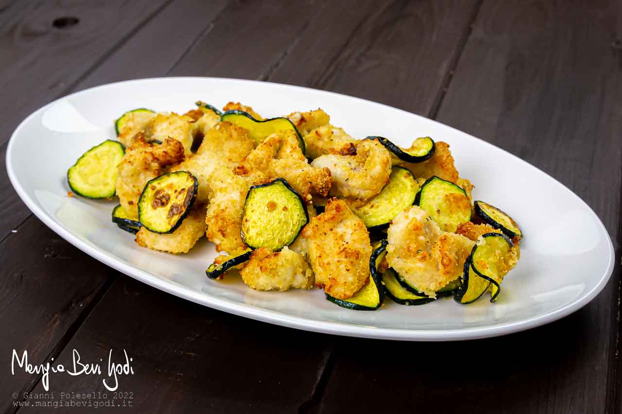 pollo e zucchine nella friggitrice ad aria