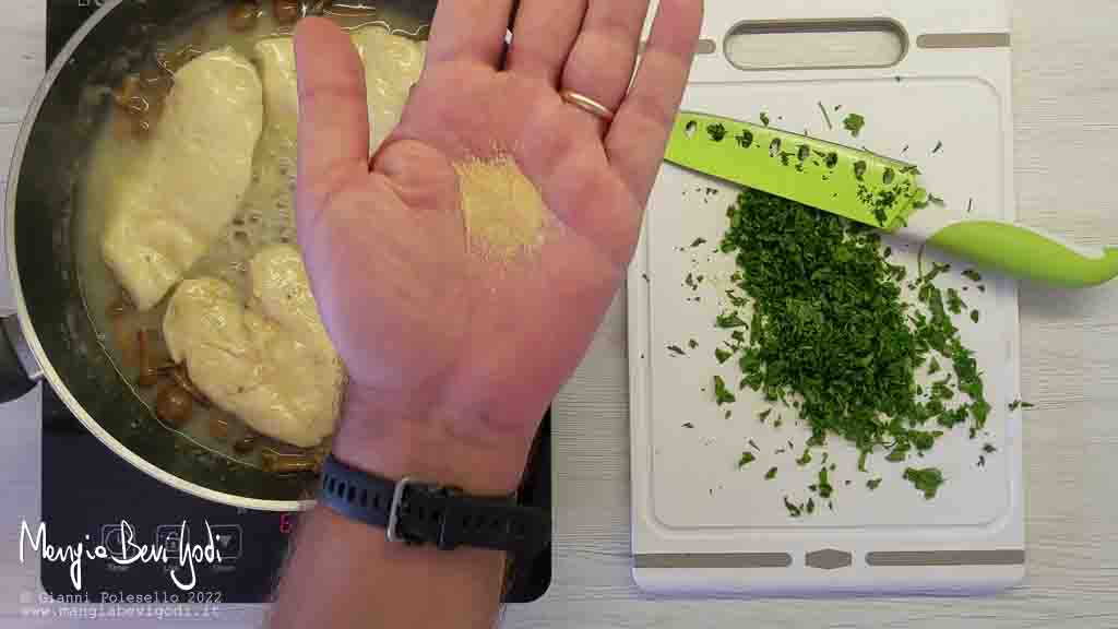aggiungere aglio in polvere