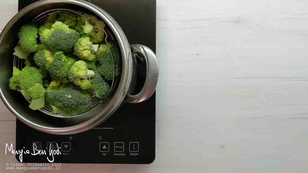 cottura broccoli in pentola a pressione