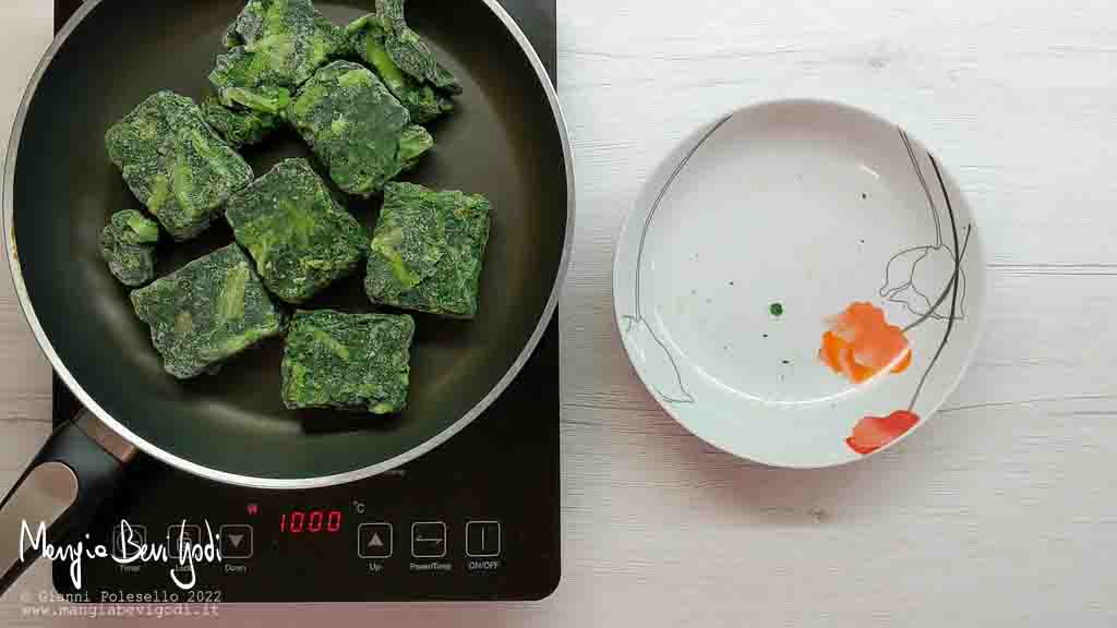 cuocere gli spinaci in padella
