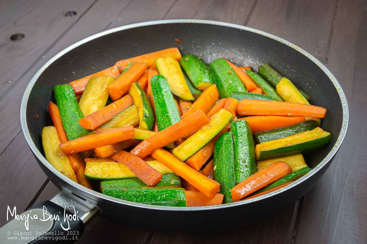 carote e zucchine in padella