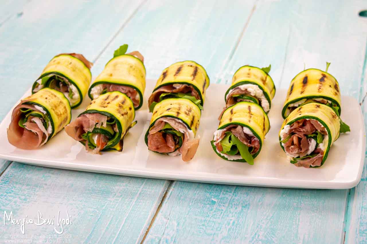 involtini di zucchine con speck, caprino e rucola