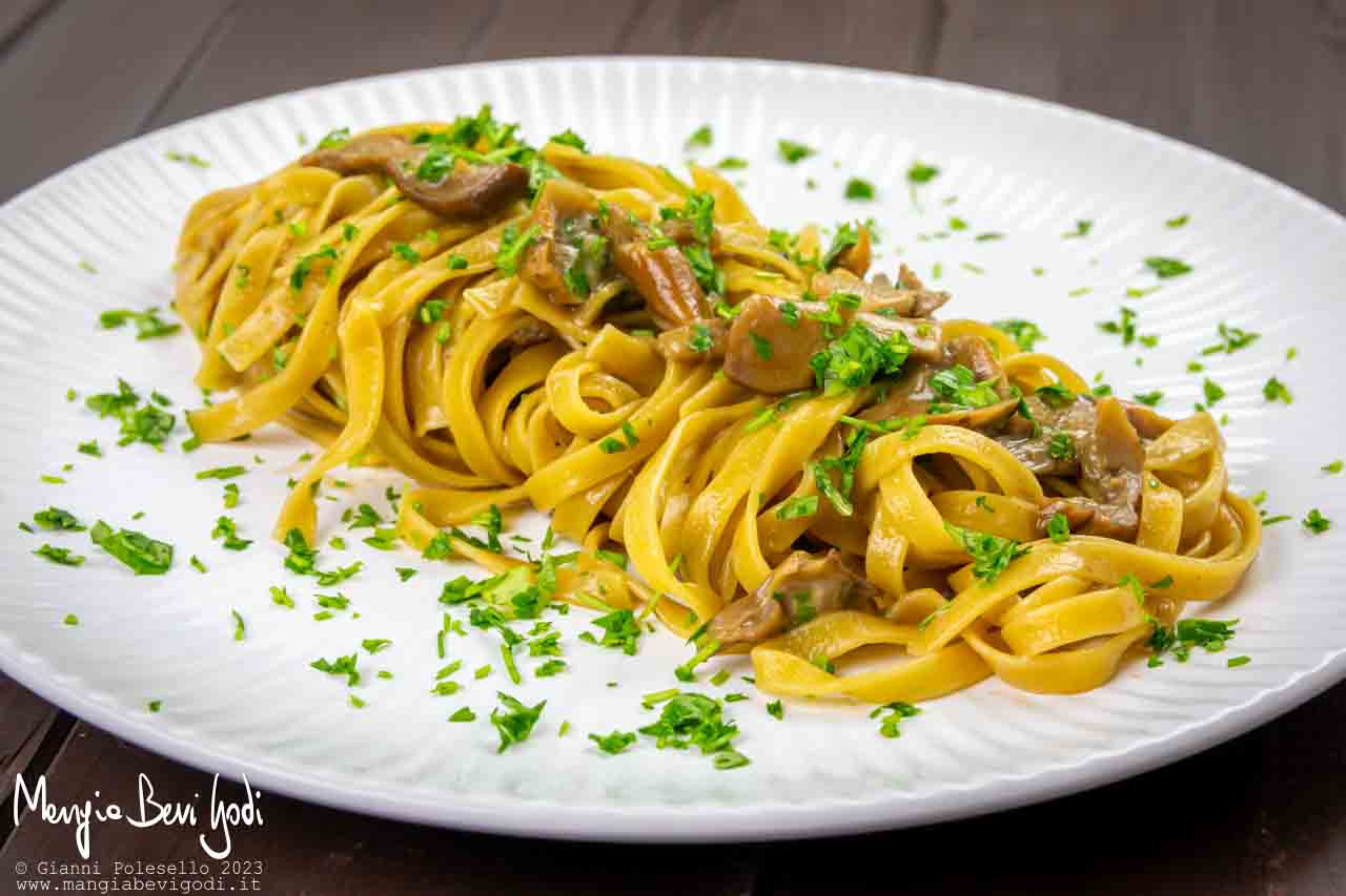 pasta con funghi secchi