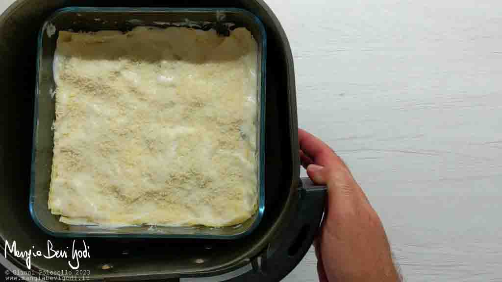 cottura lasagne ai funghi nella friggitrice ad aria