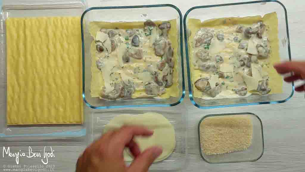 preparazione lasagne ai funghi