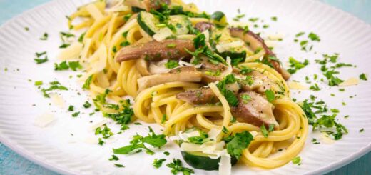 pasta con funghi e zucchine