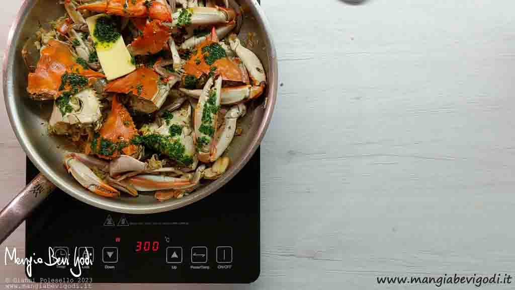 aggiungere burro ed emulsione di olio, aglio e prezzemolo