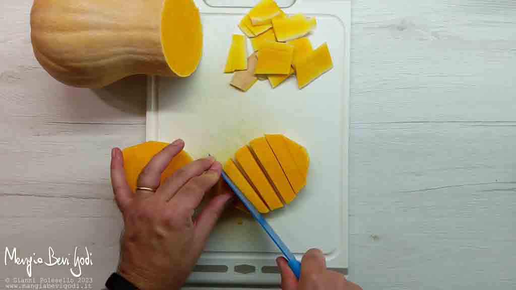 tagliare la zucca
