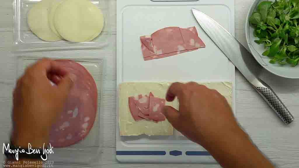 Aggiungi la mortadella