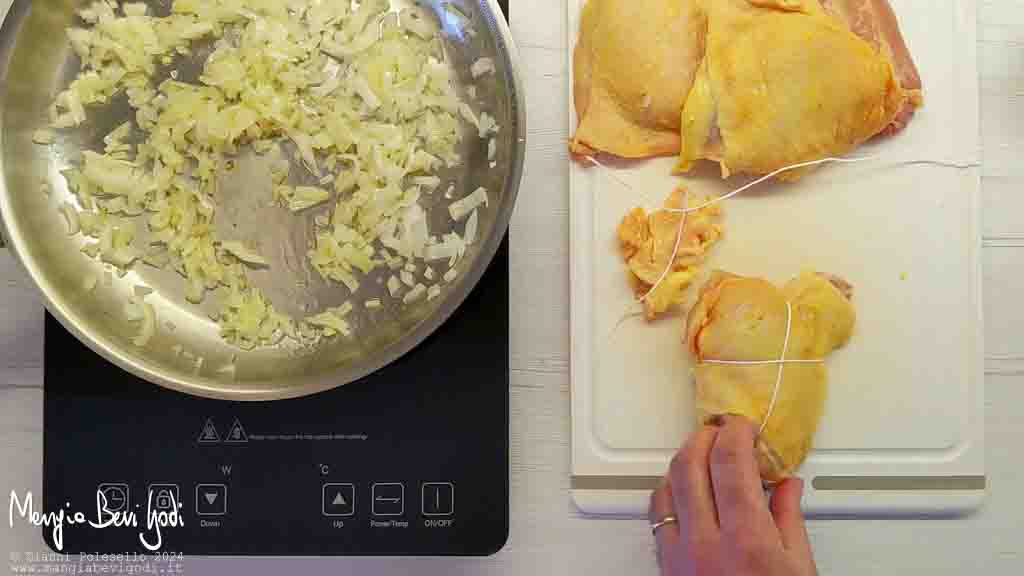legare le sovracosce di pollo