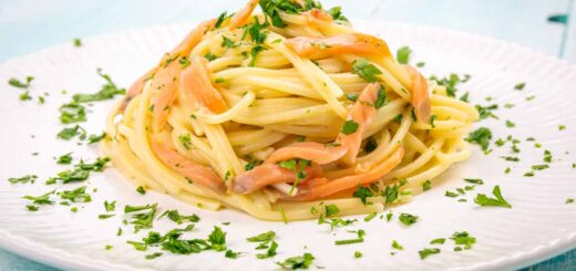 spaghetti al salmone e caprino