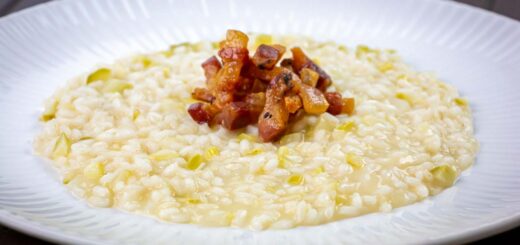 risotto con scarti di asparagi e guanciale