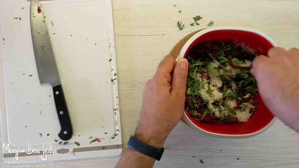 unire riso freddo con bresaola e rucola
