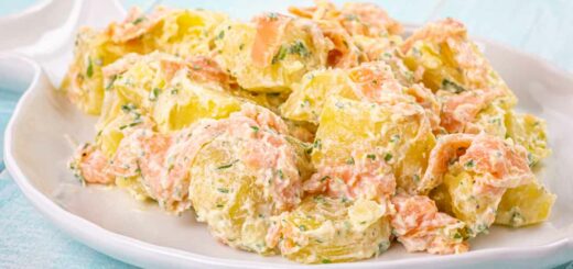 insalata di patate e salmone