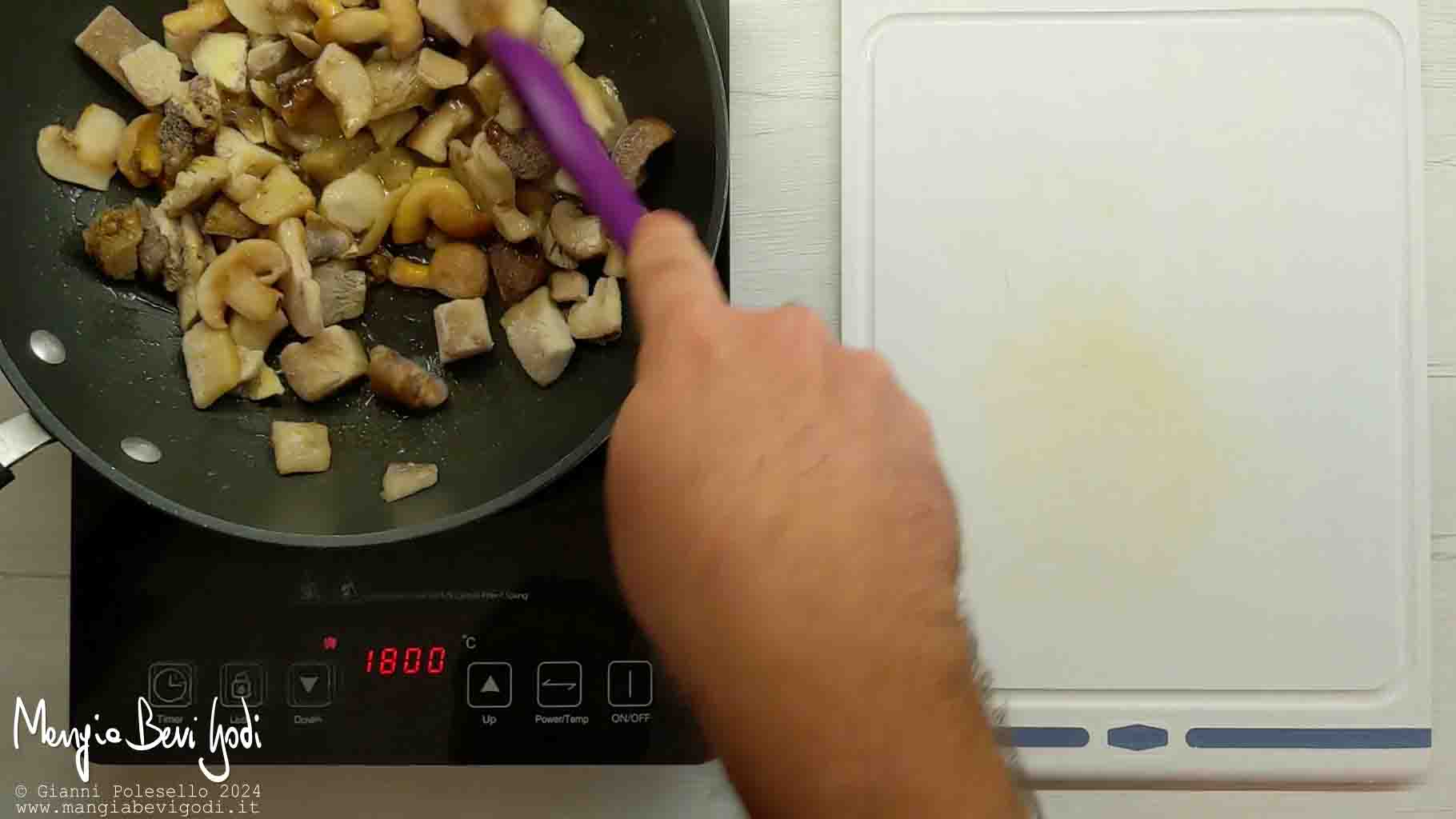 cottura funghi in padella