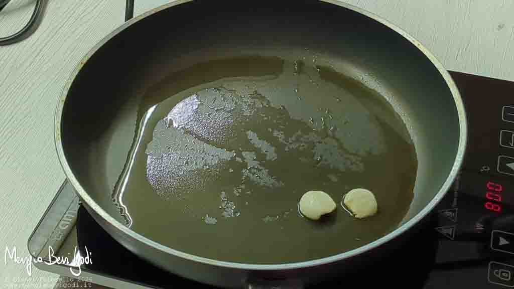 soffriggere aglio