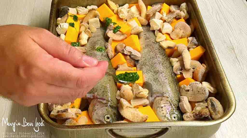 cottura trota con zucca e funghi al forno