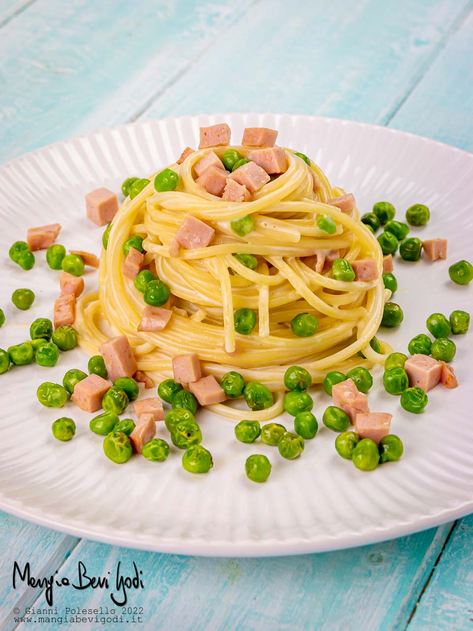 pasta con prosciutto e piselli senza panna