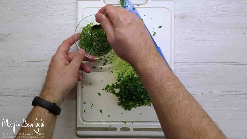 emulsione di aglio, olio e prezzemolo