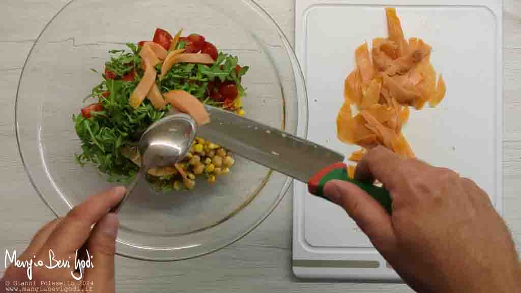 insalata di ceci rucola e pomodorini