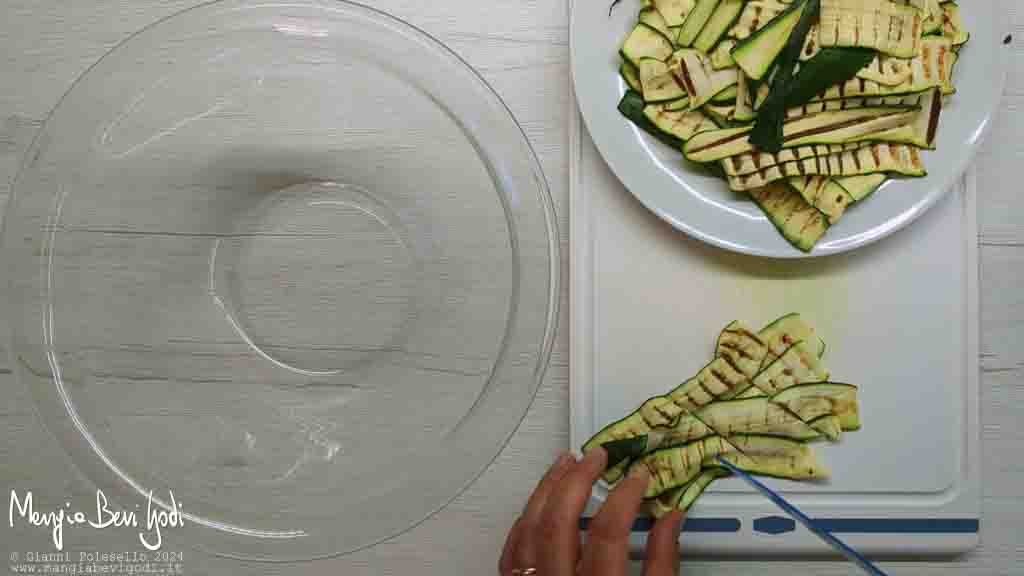 tagliare le zucchine grigliate