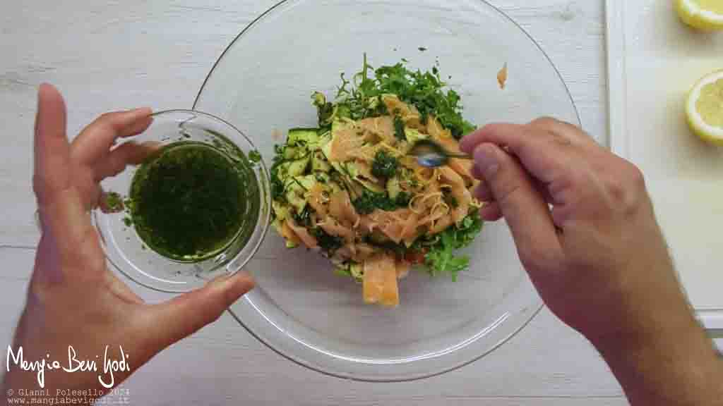 emulsione di aglio, olio e prezzemolo