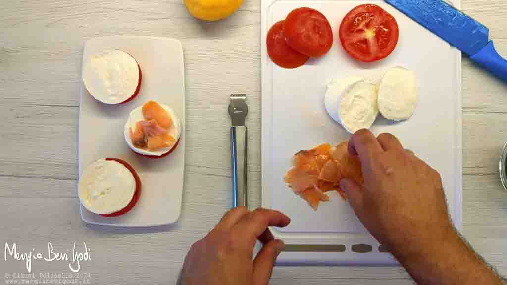 preparazione caprese rivisitata con salmone