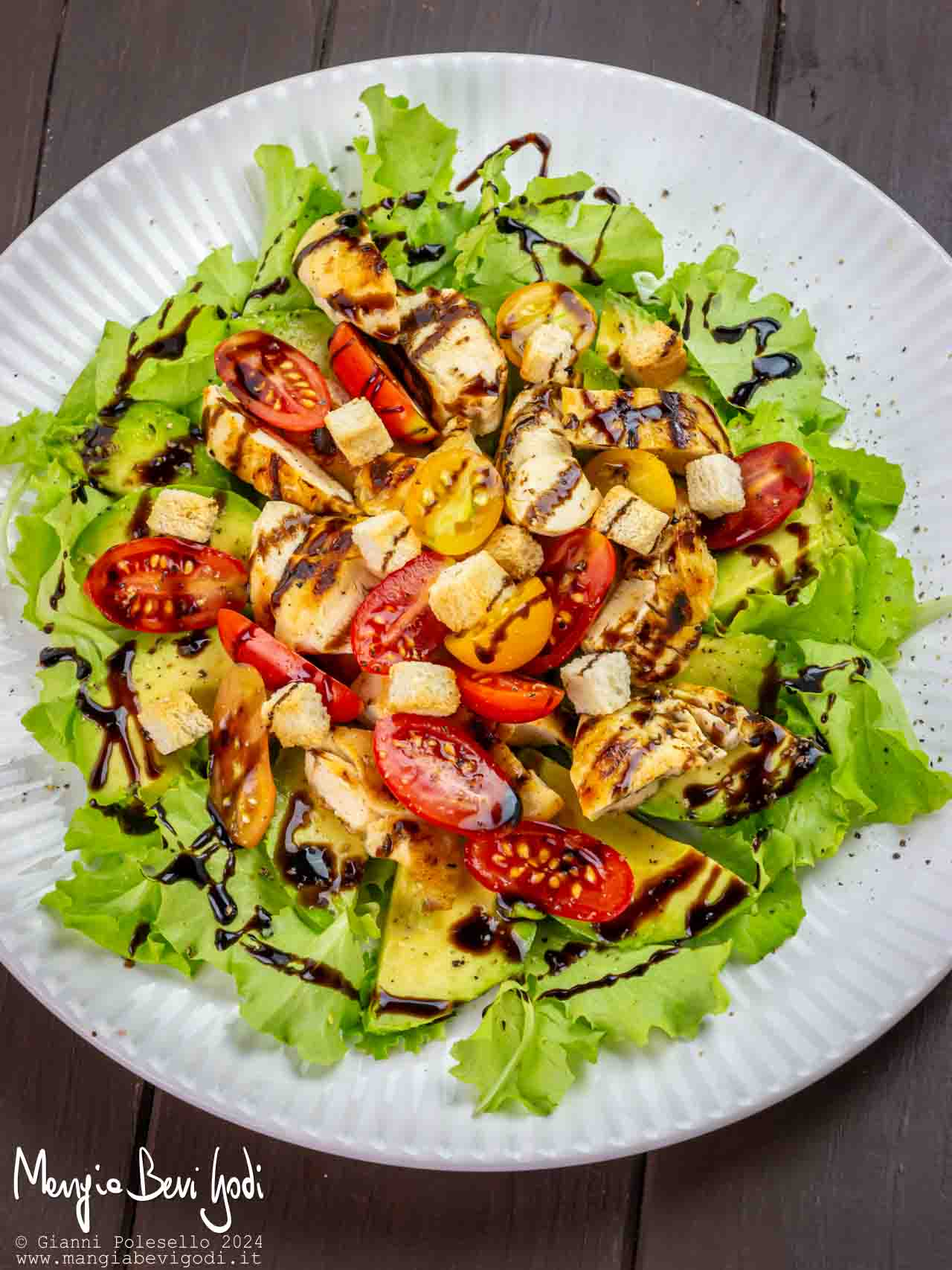insalata di pollo avocado e pomodorini