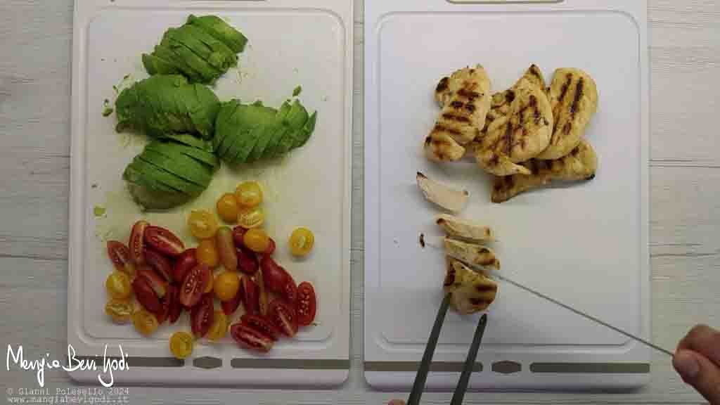tagliare il pollo